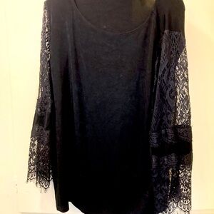 Black Chico traveler series size 3 with long black sleeves